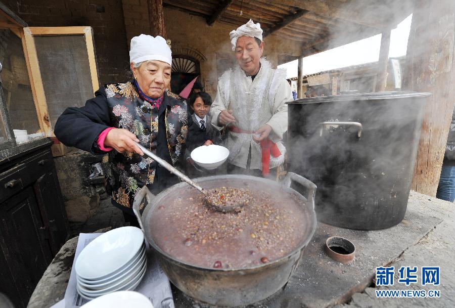 （社會(huì)）（1）銀川：臘八節(jié)品粥觀民俗